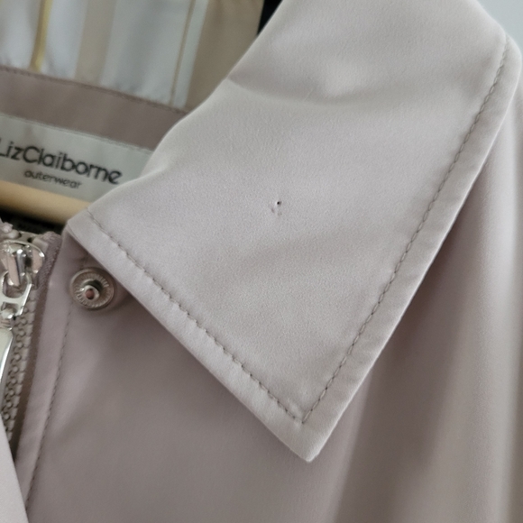 Liz Claiborne Women's Spring 3/4 Trench Coat  Tan/Beige Size M. - Picture 9 of 10